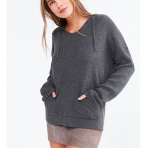 GREY KNIT BDG PULLOVER SWEATER W HOOD AND POCKET
